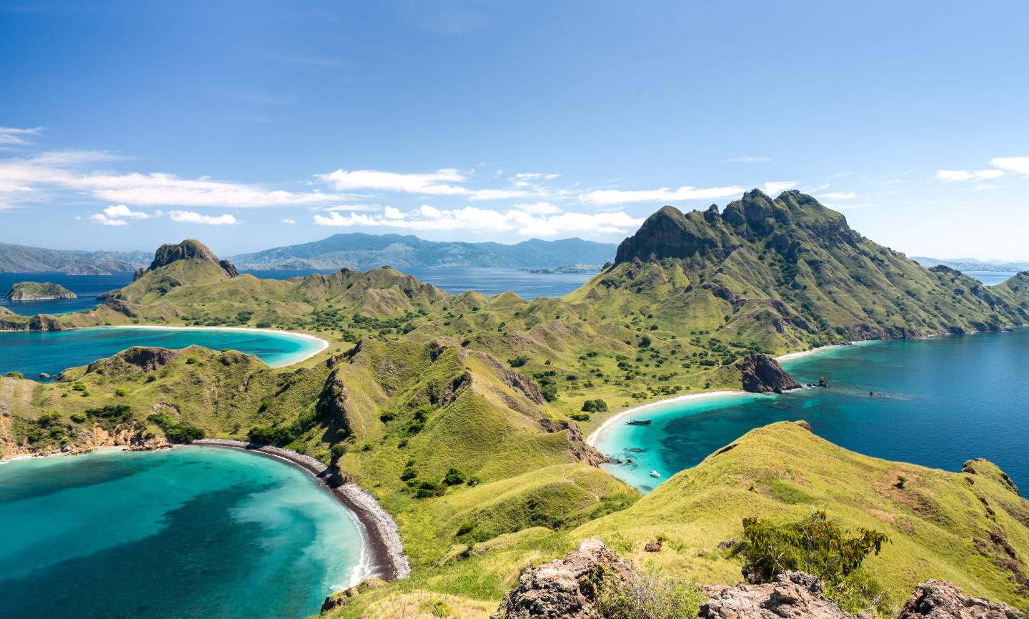 blt24f3d5e167d083e4-indonesien-komodo-nationalpark-gebirge-auf-pulau-padar-g-472831484_bearbeitet.jpg indonesien-komodo-nationalpark-blick-auf-insel-kelor-g-1489683662.jpg