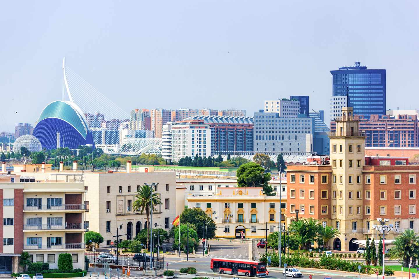 spanien-valencia-city-skyline-g-508579766