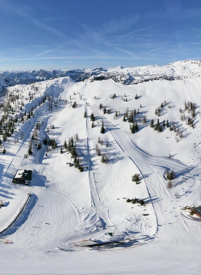 Skiurlaub Österreich oesterreich-steiermark-tauplitz-skipisten-winter-panorama-g-1136875383.jpg