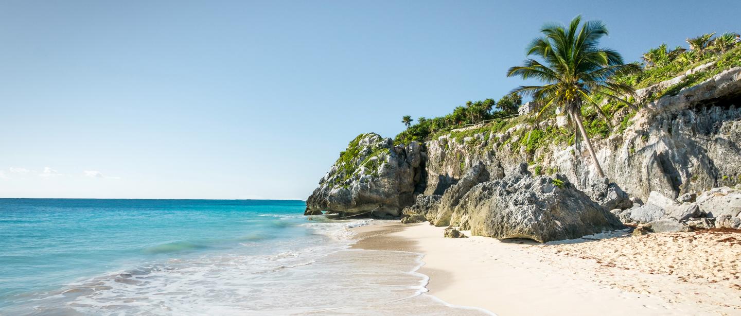 mexiko-yucatan-strand-in-tulum-g-605746792.jpg