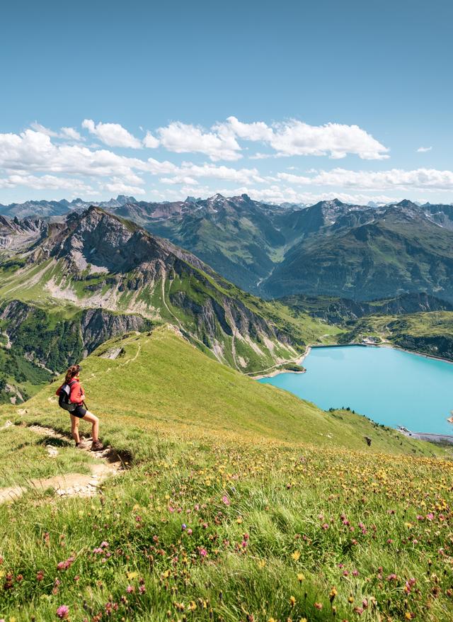 oesterreich-vorarlberg-lechtal-spullersee-wandern-g-1183815736.jpg