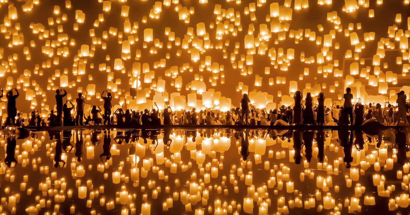 thailand-loy-krathong-g-1192103743.jpg
