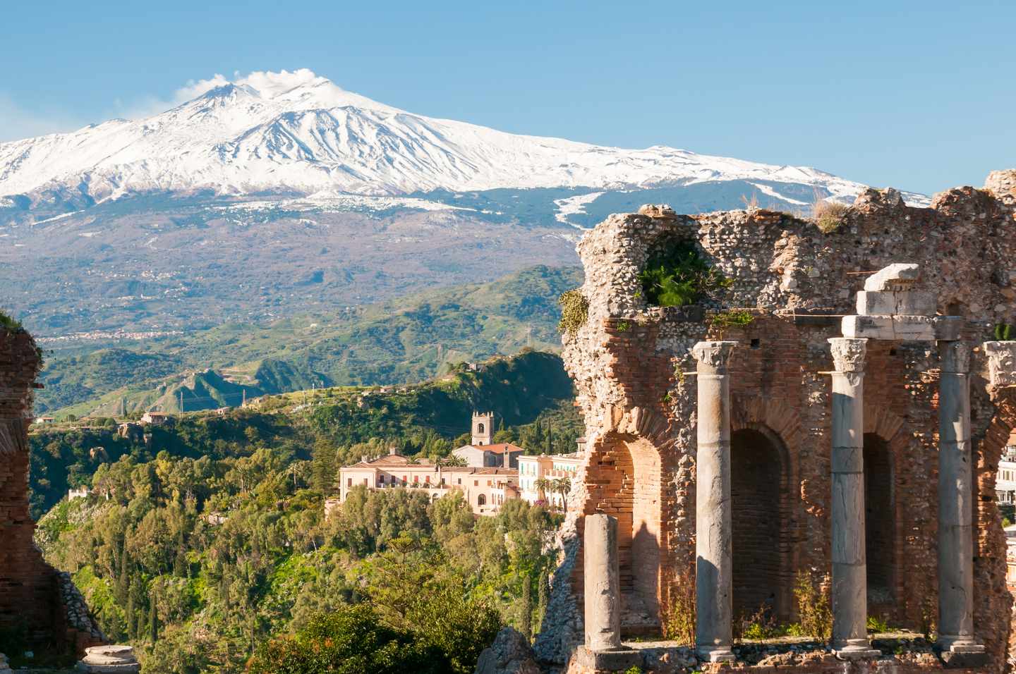 italien-sizilien-taormina-thearer-aetna-g-537887454.jpg