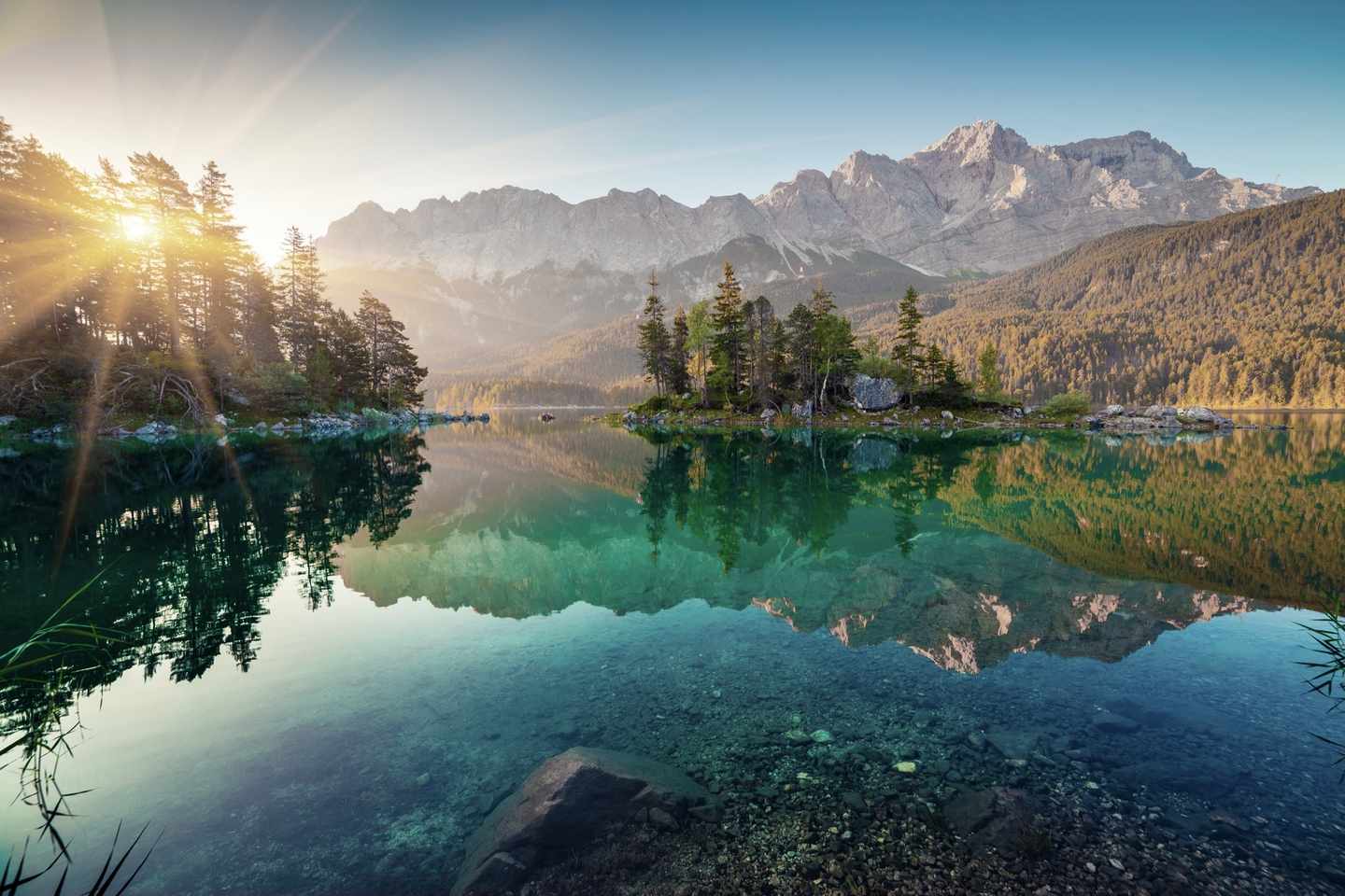 deutschland-zugspitze-eibsee-sommersonnenaufgang-1300970146.jpg