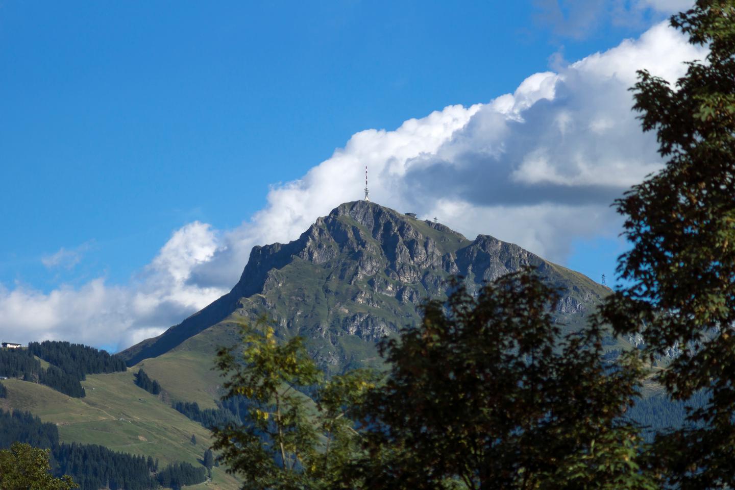 oesterreich-tirol-sankt-johann-in-tirol-kitzbuehler-horn-g-512281190.jpg