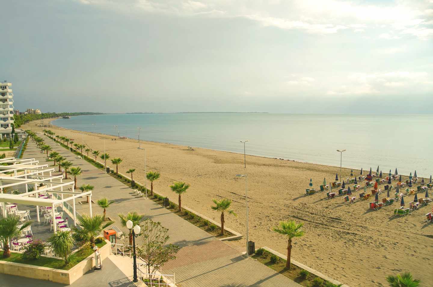 Albanien-Panorama-Blick-auf-die-Adriaküste-Strand-g-1162800787.jpg
