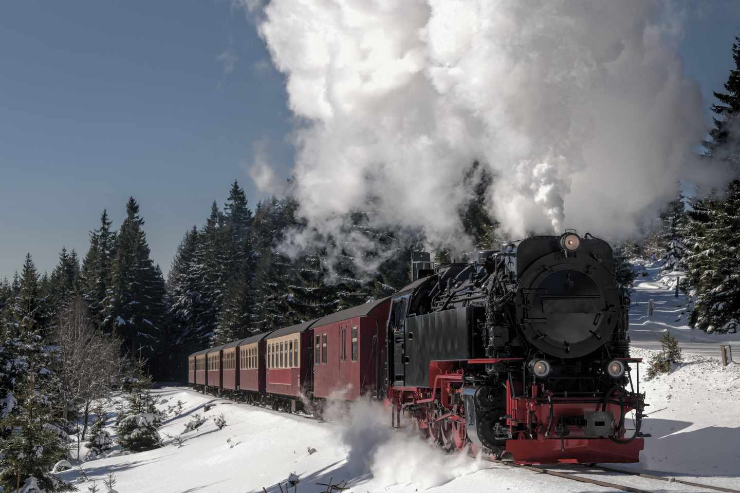deutschland-sachsen-anhalt-wernigerode-brockenbahn-dampflok-g-922777974.jpg