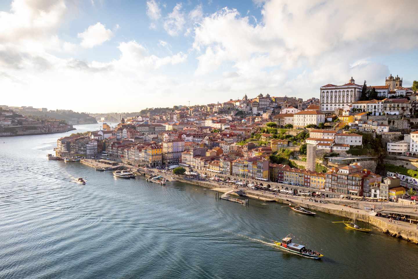 Portugal-Porto-Stadt-Fluss-Douro-g-1137863054.jpg