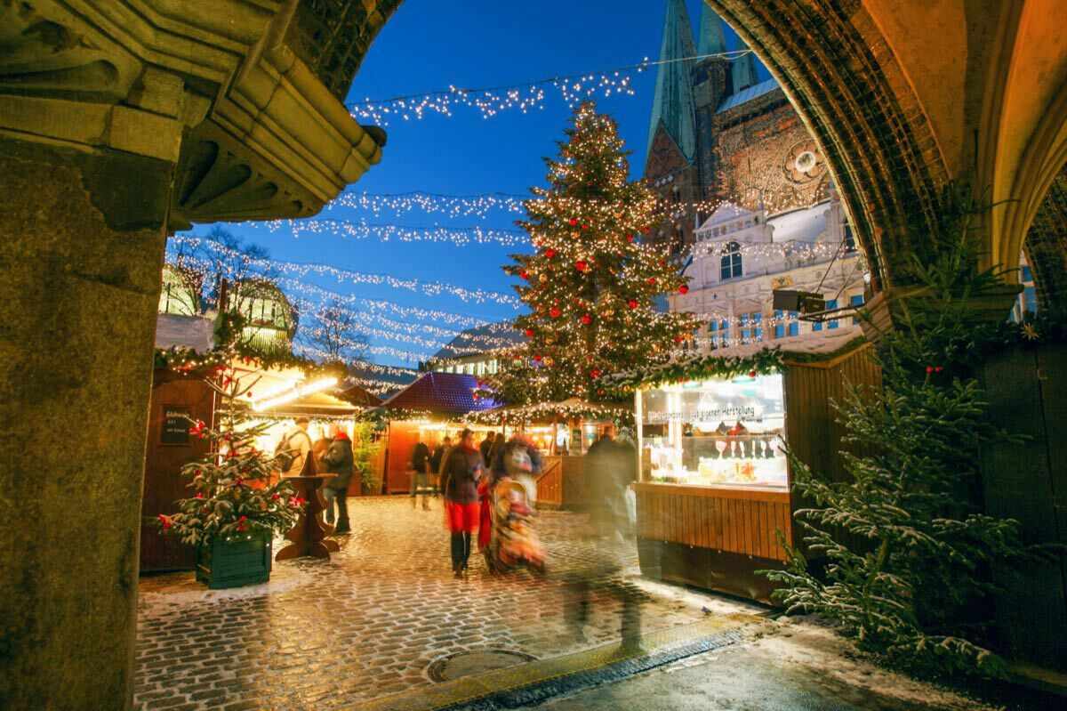 deutschland-luebeck-weihnachtsmarkt-p-s55122_e-13430501.jpg