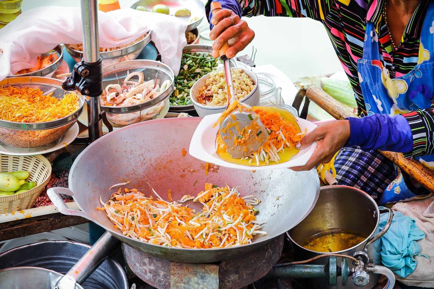 thailand-streetfood-essen-markt-t-524888852.jpg
