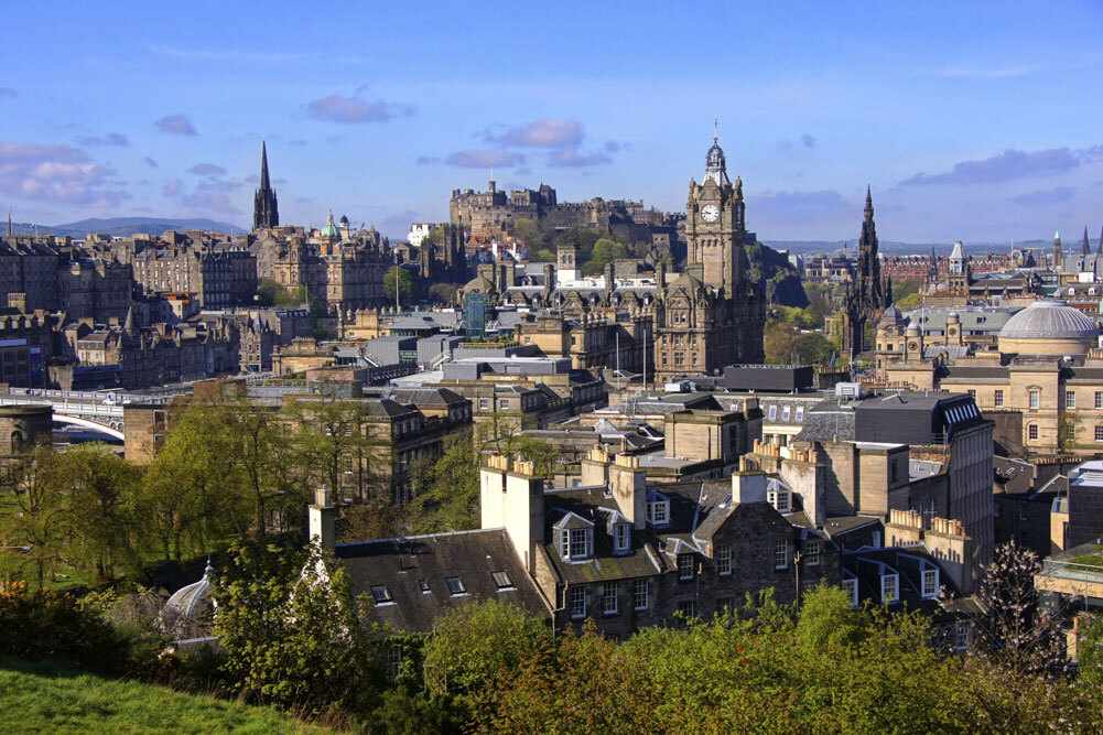 edinburgh-historische-altstadt-t-493918307.jpg