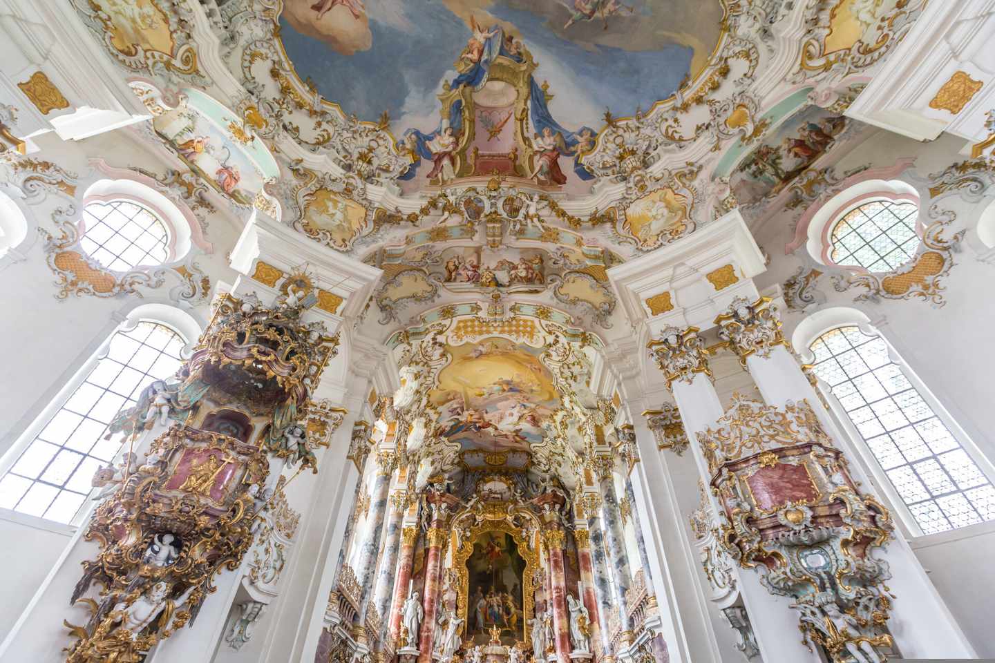bayern-füssen-wieskirche-klein-g-512733264.jpg