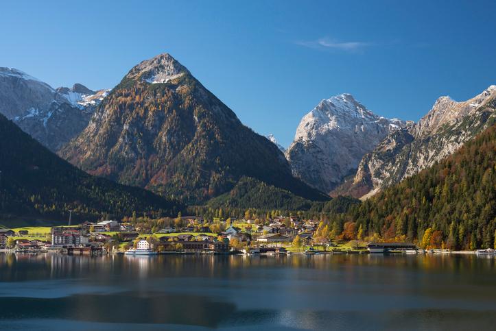 oesterreich-tirol-pertisau-am-achensee-g-497215128.jpg