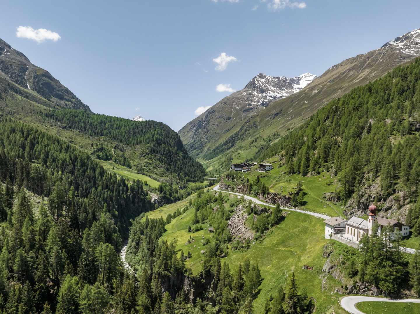 Oesterreich-Tirol-Oetztal-Berge-g-2148125714_bearbeitet.jpg