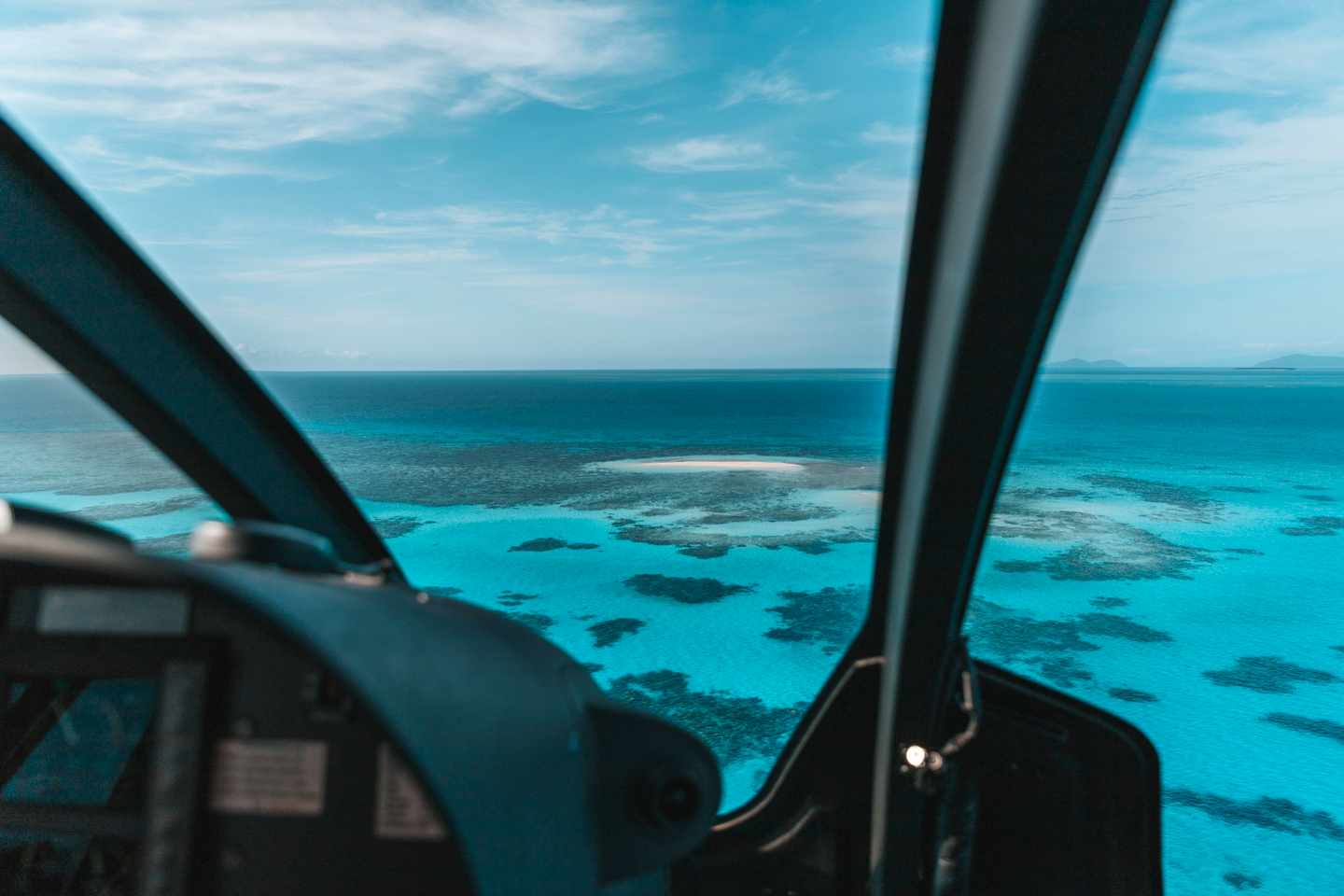 australien-tropical-north-queensland-p-Vlasoff Cay on Nautilis Aviation.jpg