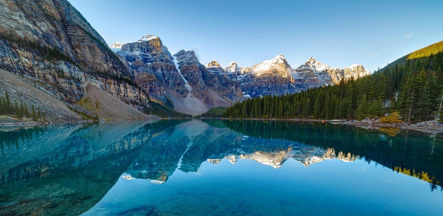 kanada-alberta-banff-national-park-moraine-lake-sonnenaufgang-g-508945344.jpg