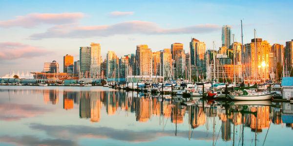 vancouver-skyline-t-468762134.jpg