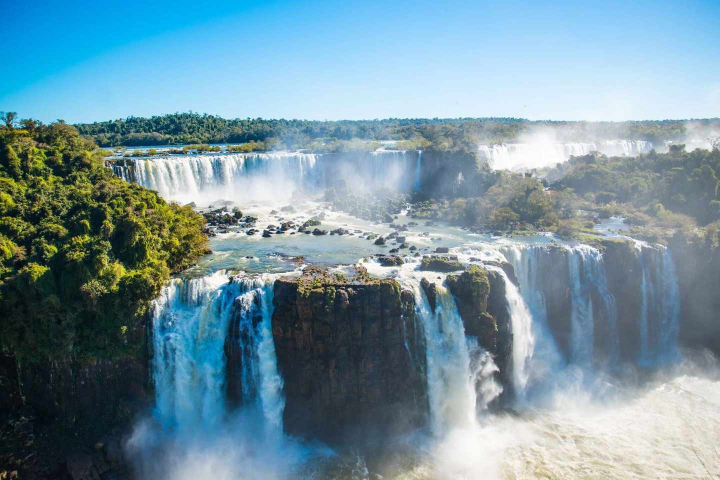 argentinien-iguaza-falls-g-486100335.jpg