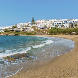 griechenland-paros-naoussa-strand-g-673695738.jpg