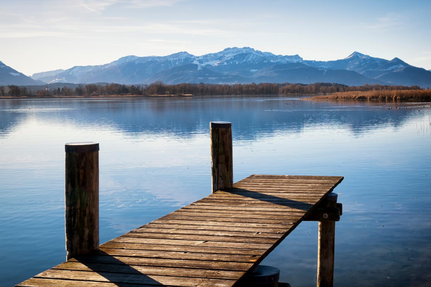 bltfffec6a6c1255b35-deutschland-bayern-chiemsee-steg-wasser-berge-g-461857543.jpg deutschland-bayern-chiemsee-steg-wasser-berge-g-461857543.jpg