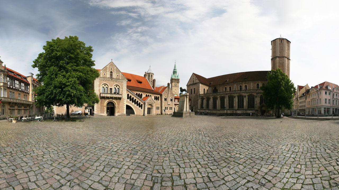 braunschweig-burgplatz-burgloewe-t-93352244.jpg