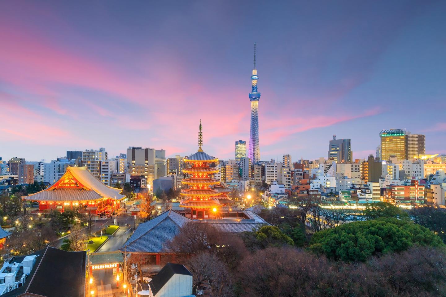 japan-tokio-skyline-t-598919748.jpg