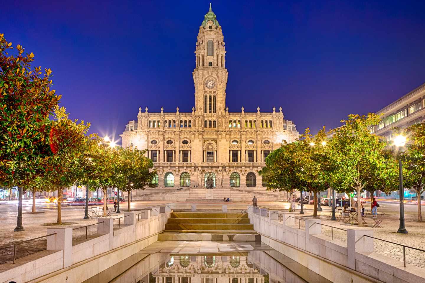 portugal-porto-rathaus-klein-g-1271684690.jpg