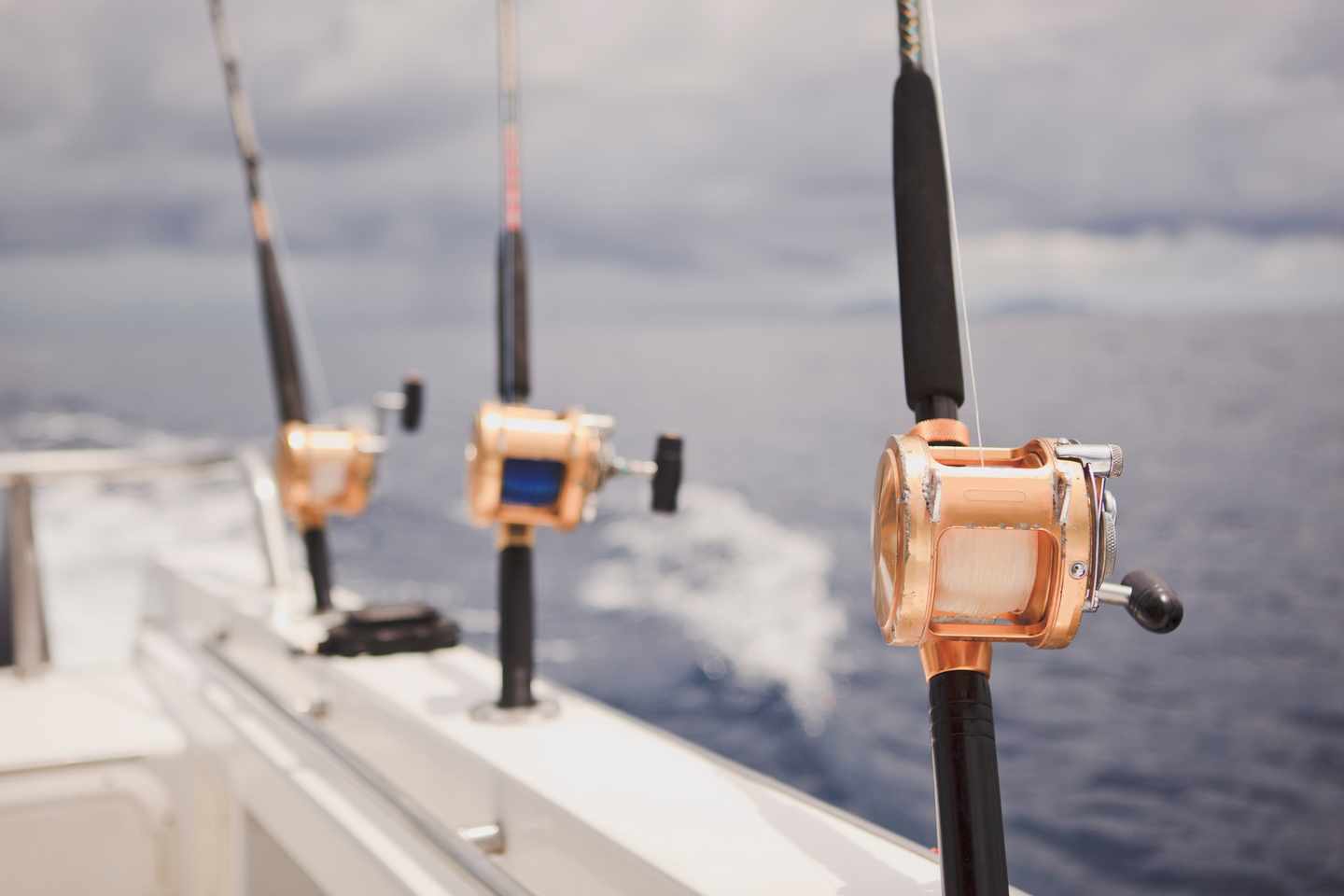 sport-angeln-fischen-meer-t-961497564.jpg