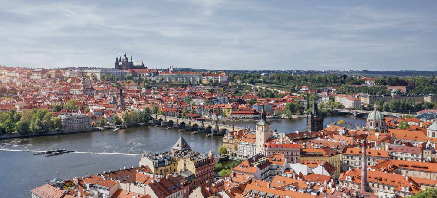tschechien-prager-altstadt-von-oben-g-1325029709_bearbeitet.jpg