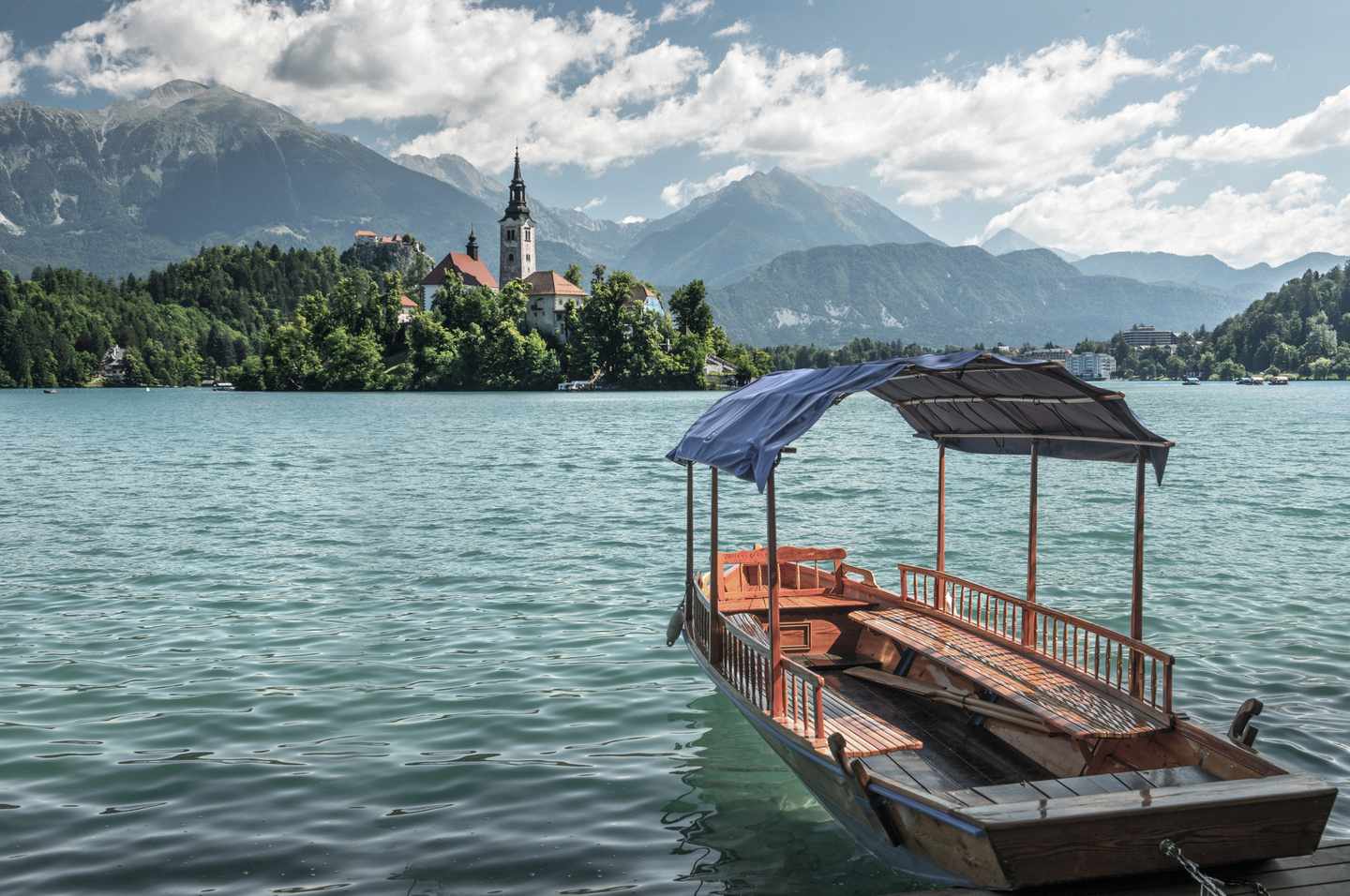 Slowenien-Bled-See-Bleed-mit-Boot-g-814049474_bearbeitet.jpg