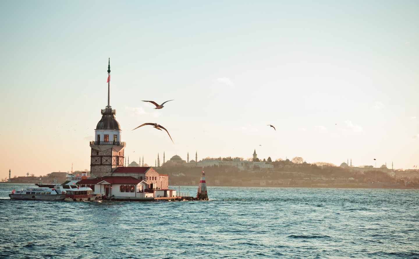 tuerkei-istanbul-jungfrauenturm-mit-meer-g-159750001_bearbeitet.jpg