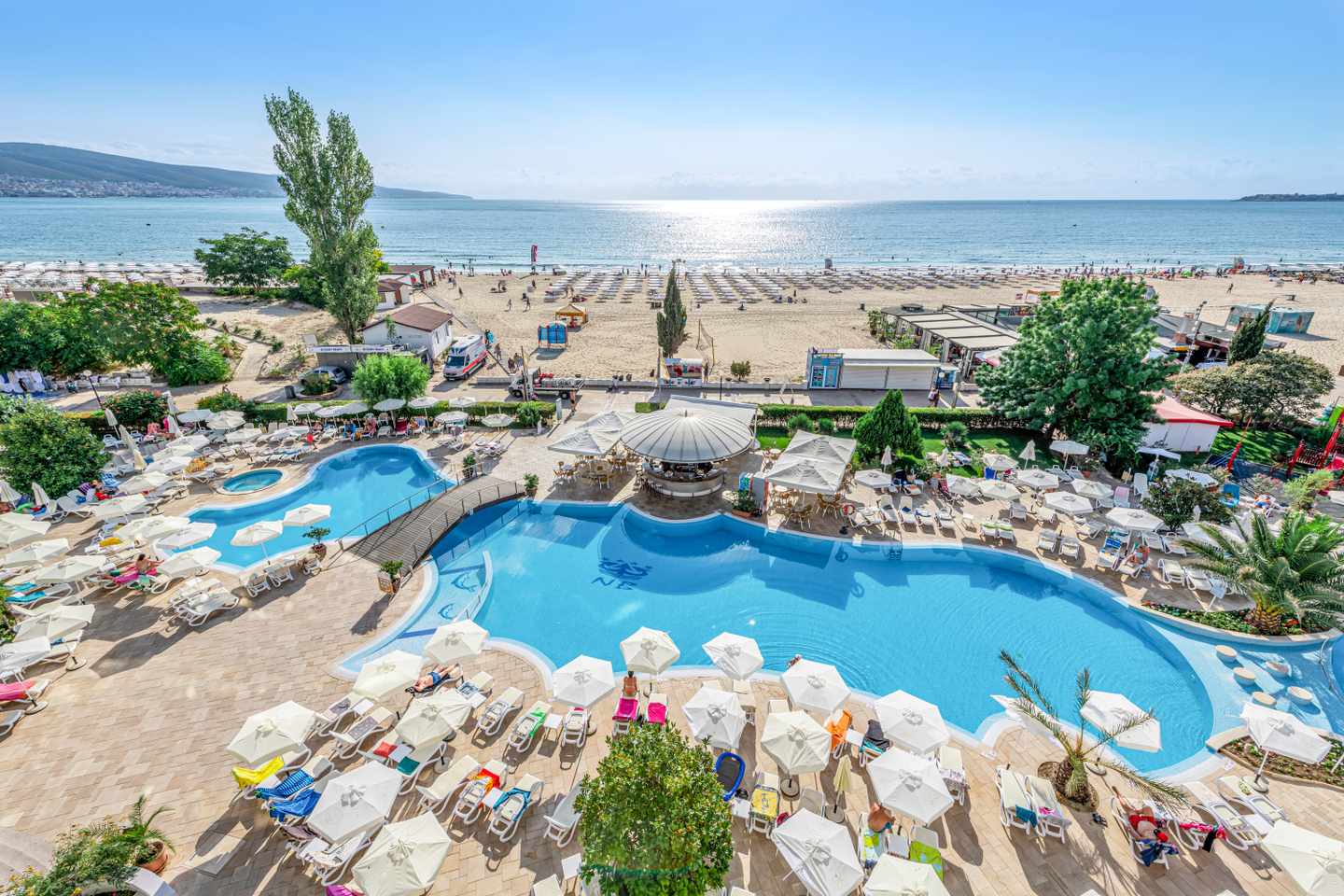bulgarien-sonnenstrand-sentido-neptun-beach-strandblick-poollandschaft-DER1377026.jpg