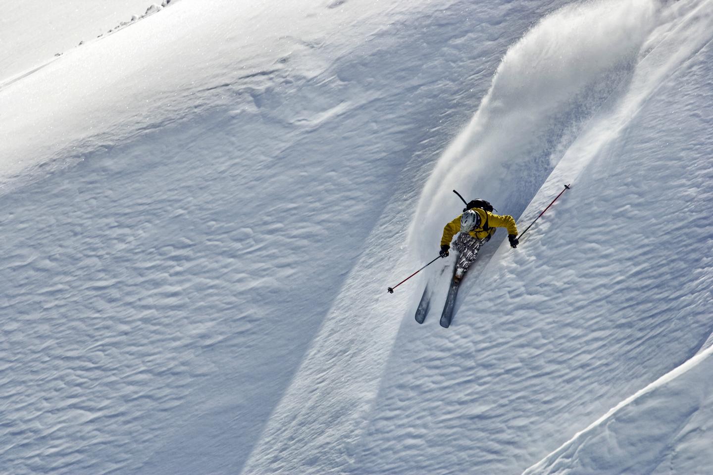 oesterreich-ski-tiefschnee-t-536919779.jpg