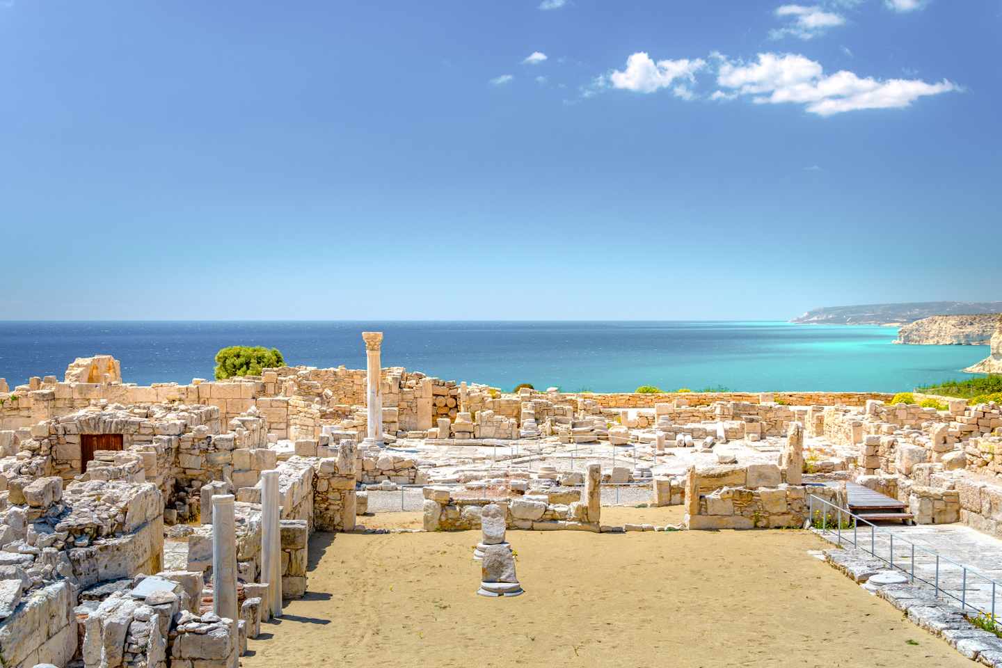 zypern-limassol-achillesferhaus-kourio-basilika-im-heiligtum-von-apollo-archäologische-stätte-g-1153072354.jpg
