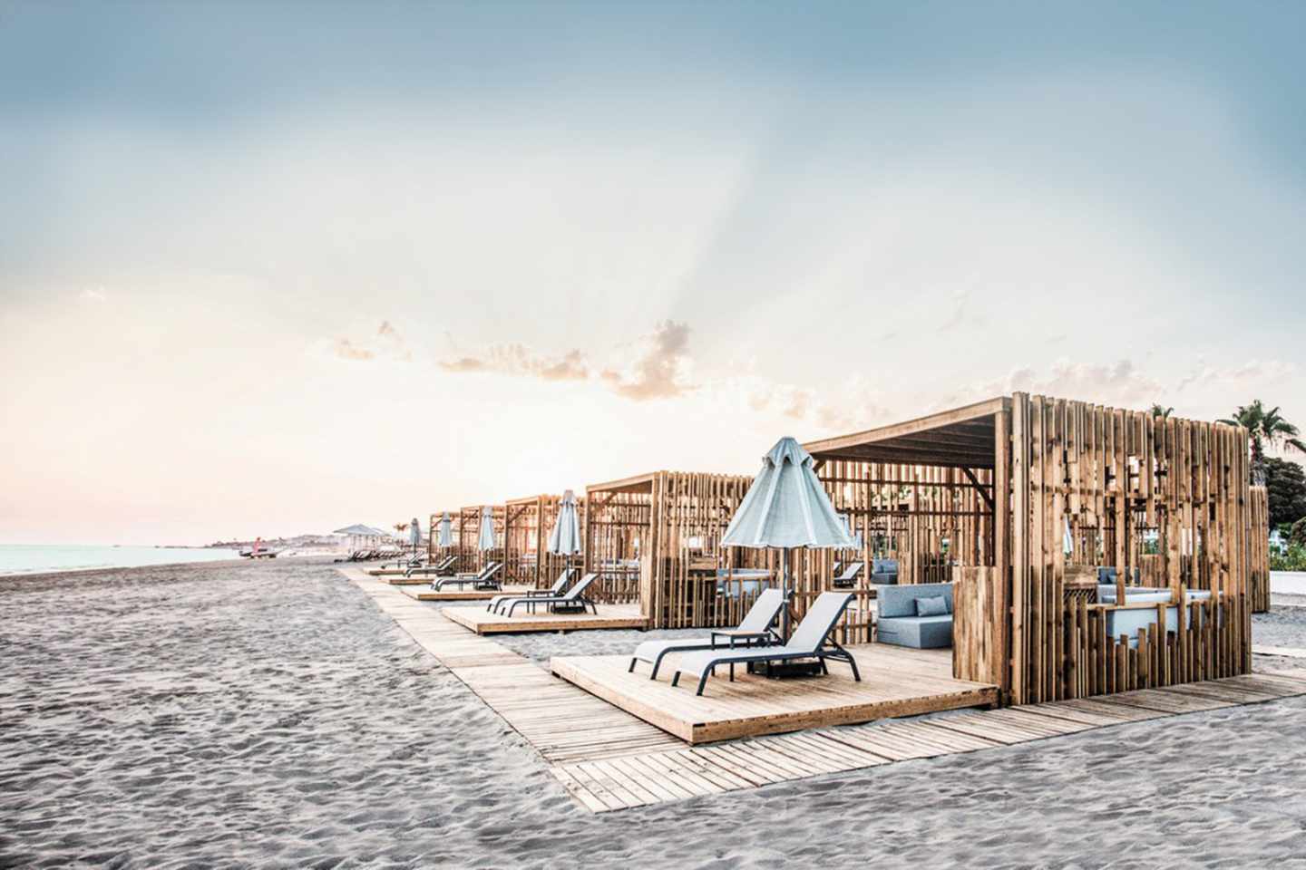 luxus-hotels-mit-privatstrand-sandstrand-mit-edlen-strandkoerben-im-tuerkei-paloma-finesse-DER_ATC_AYT14000B_S22_6.jpg