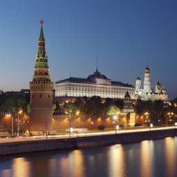 moskau-kreml-bei-nacht-t-504057525.jpg