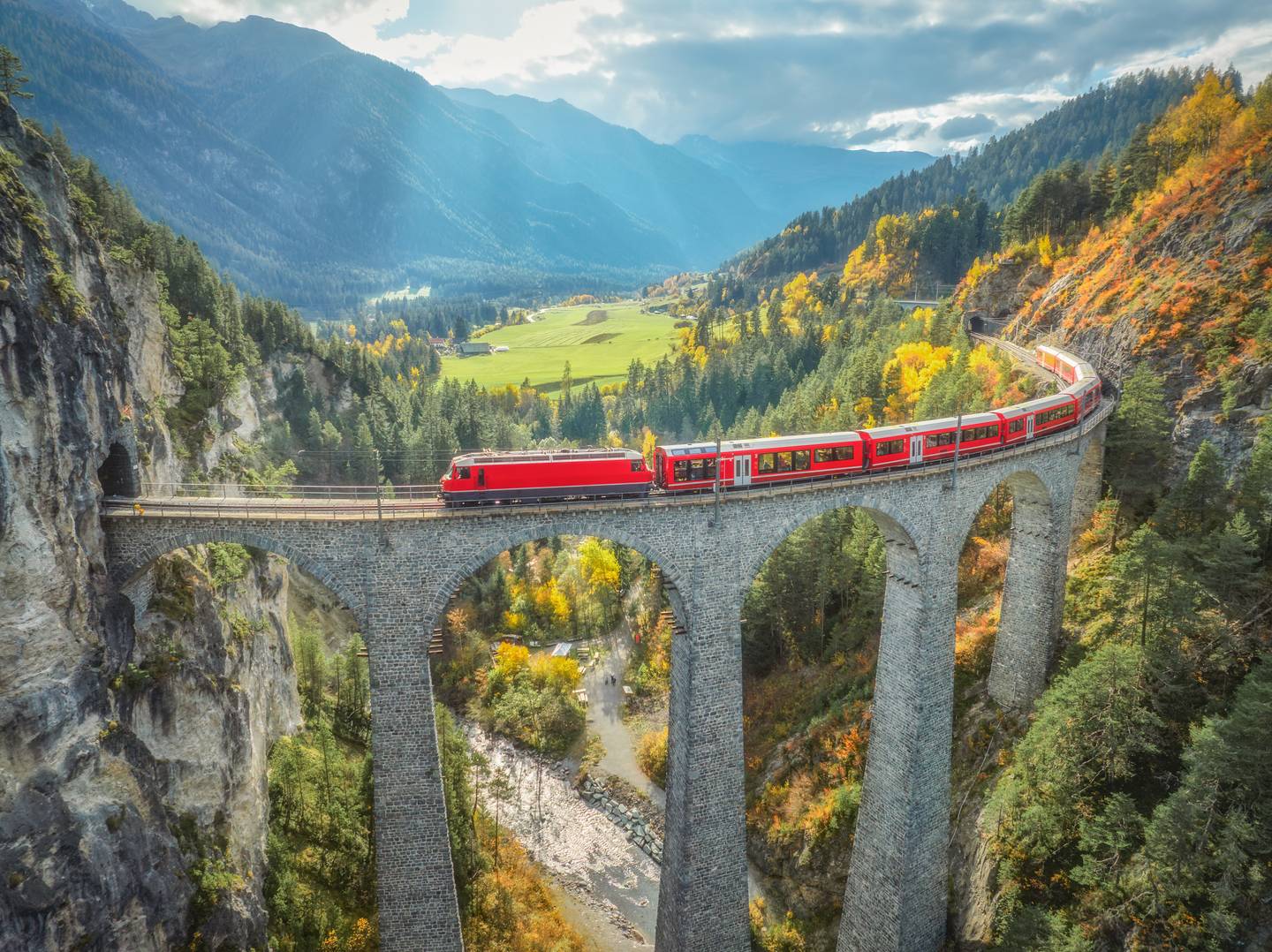 blt59d984ca7c9ea3dc-schweiz-bernina-express-g-2216868798.jpg schweiz-bernina-express-g-2216868798.jpg