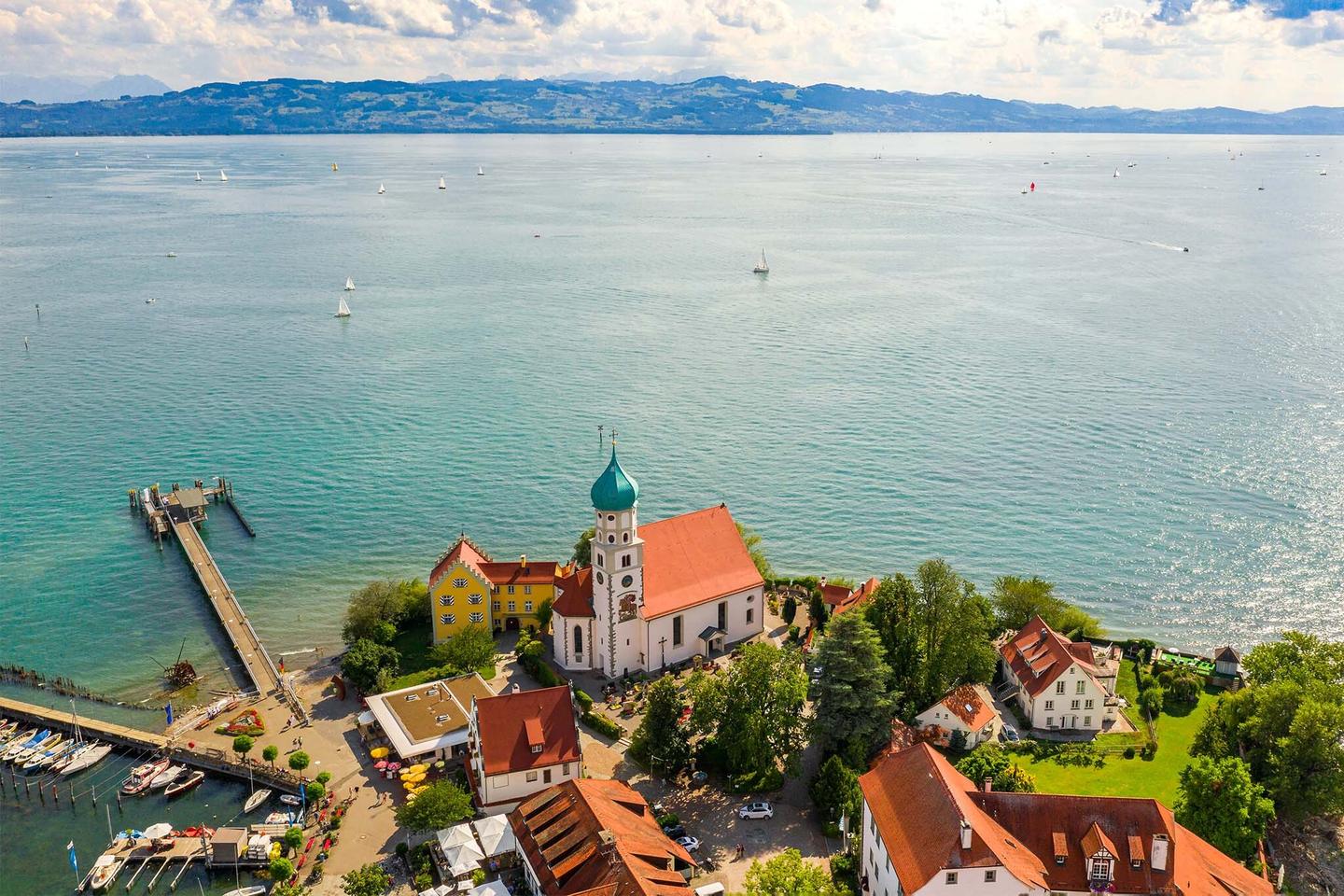 deutschland-bodensee-radtouren-konstanz-luftaufnahme-blick-auf-wasser-g-1284213201.jpg
