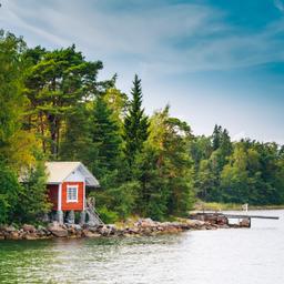 Finnland-rote-Holzsauna-g-482474914.jpg