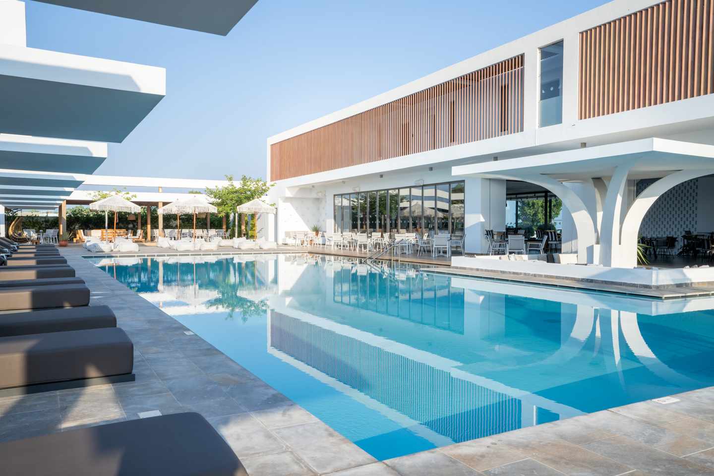 greece-kos-sentido-pearl-beach-684541-pool-with-pool-bar-c10-k4397.jpg