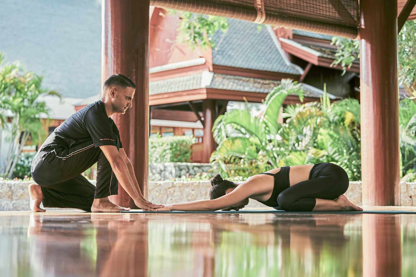 yoga-thailand-DER1454780.jpg