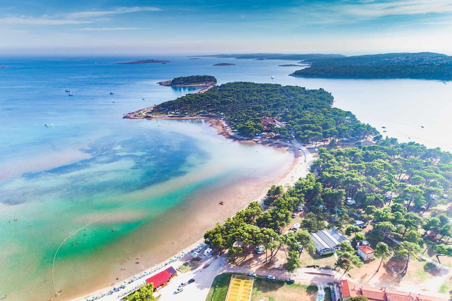 kroatien-istrien-medula-sicht_auf_bucht_mit_baeumen-g-1164337535.jpg