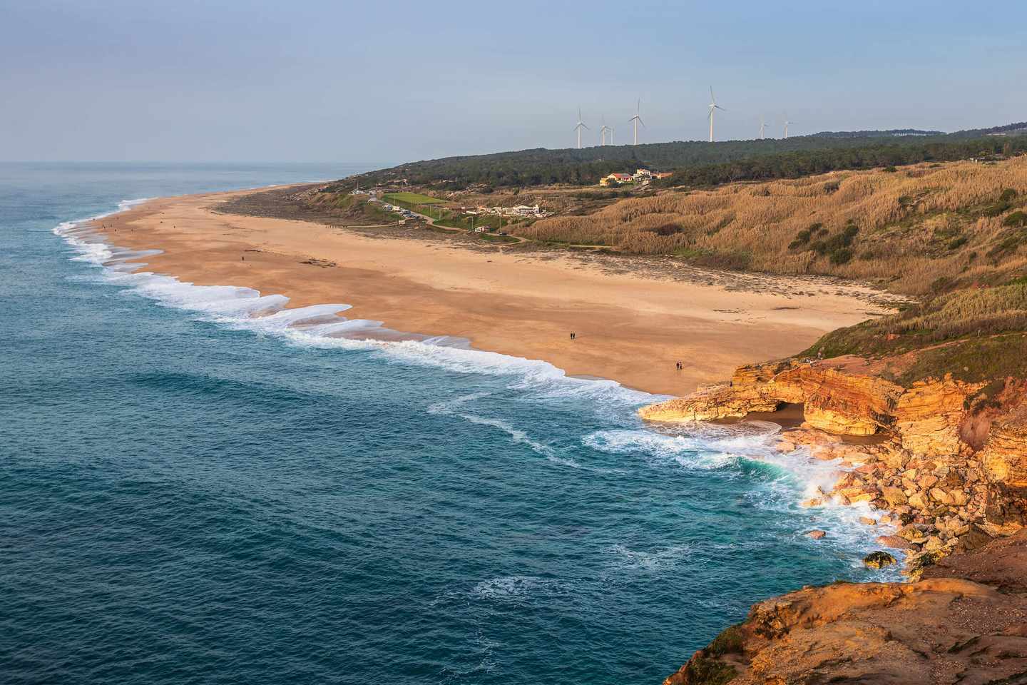 portugal-praia-do-norte-nazare-strand-g-1124251407.jpg