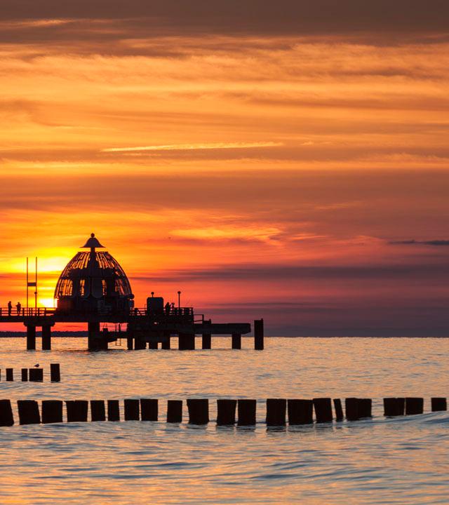Reisekalender September. Seebrücke von Zingst, Ostsee
