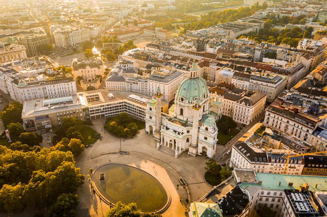 2a_wien_skyline_stadt_karslkirche_luftaufnahme_dertour_g-1176796753.jpg