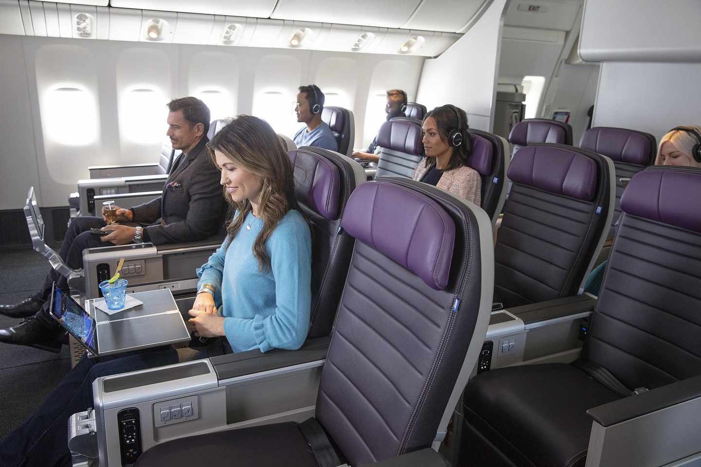 bltd49165ba94350790-United_Premium_Plus_Cabin.jpg United Airlines: Premium Plus Kabine