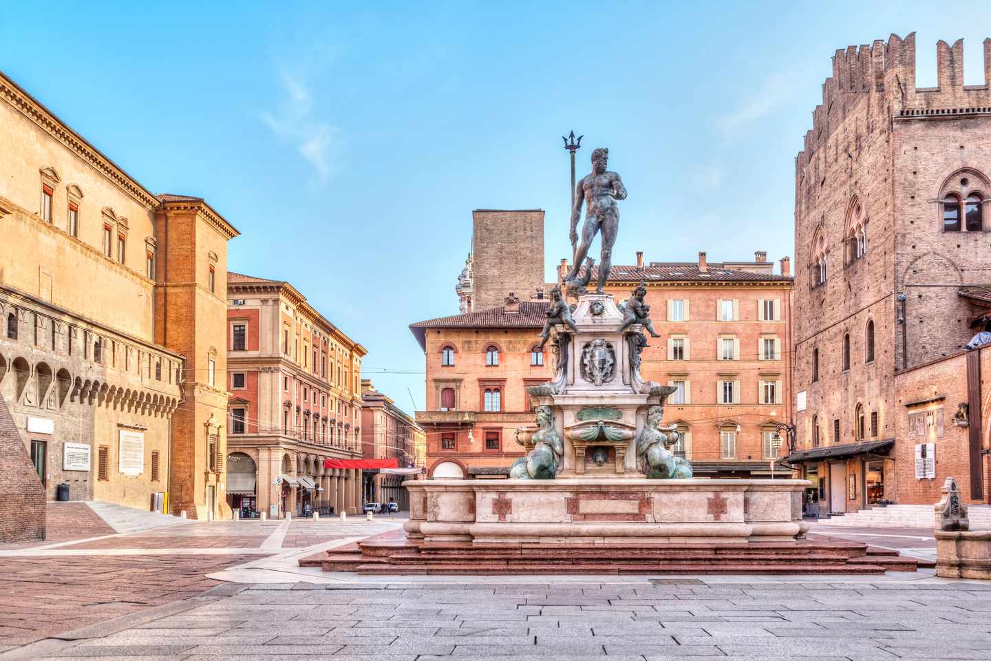 italien-emilia-romagna-bologna-piazza-del-nettuno-neptunbrunnen-altstadt-a-108891338.jpg