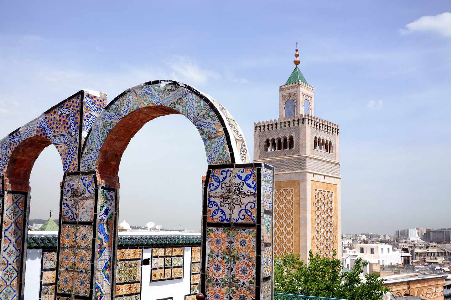 tunesien-tunis-medina-g-689114946.jpg