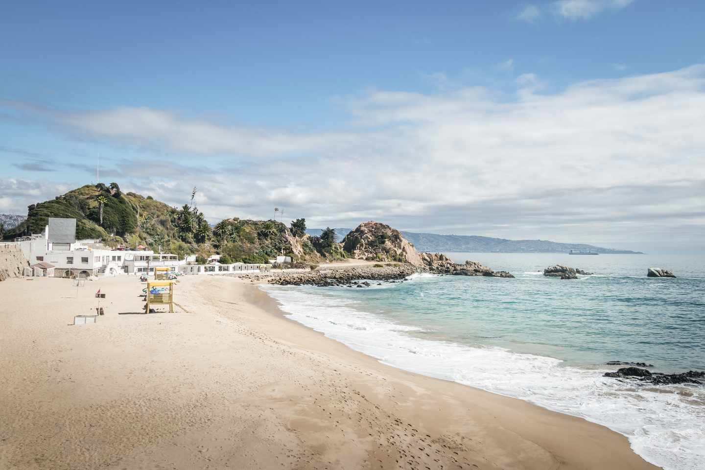 chile-vina-del-mar-strand-von-las-salinas-g-1068815058.jpg