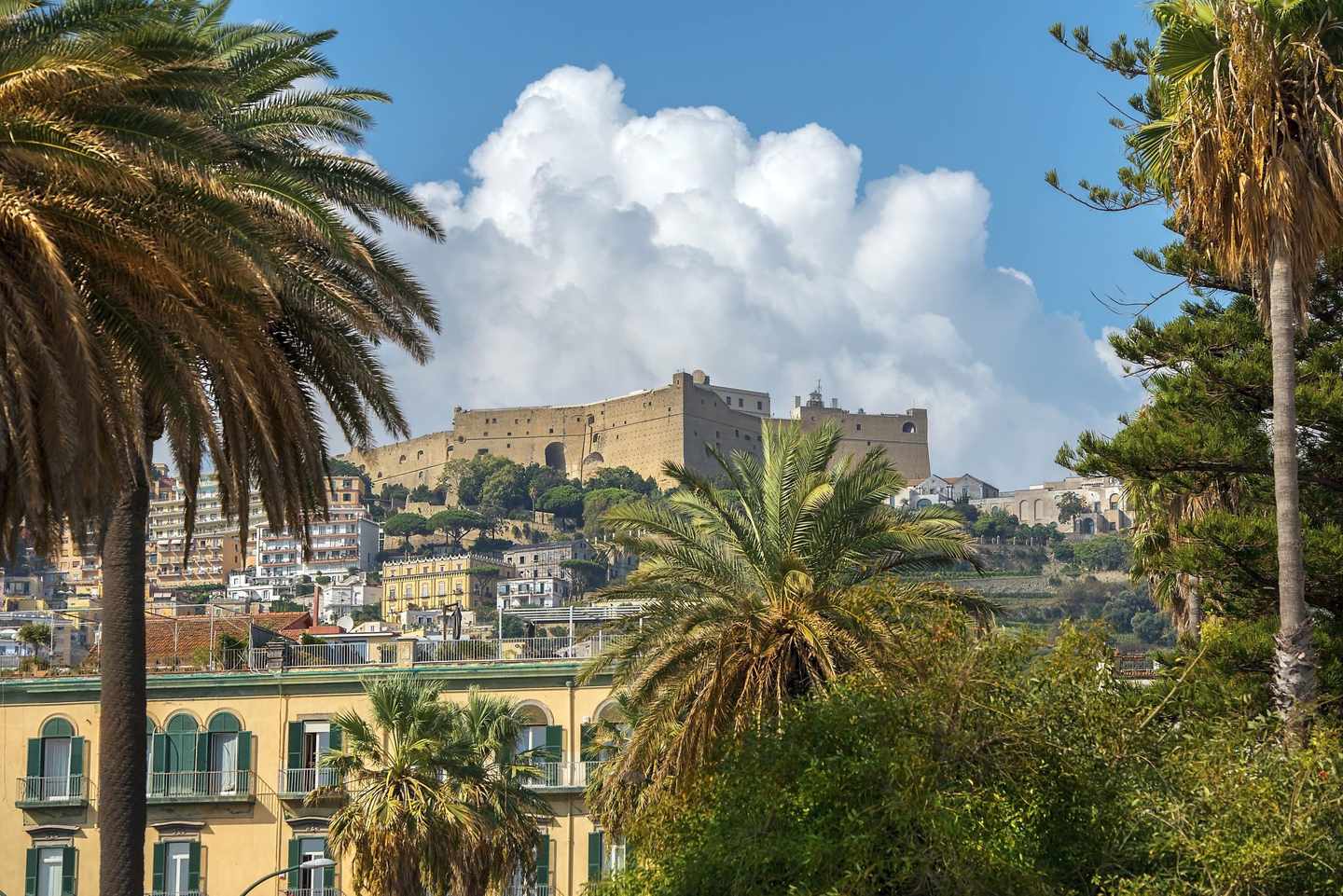 italien-neapel-Castel-Sant-Elmo-dertour-g-1174482076.jpg